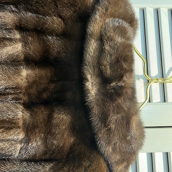 Mink Coat - Picture 10 of 10